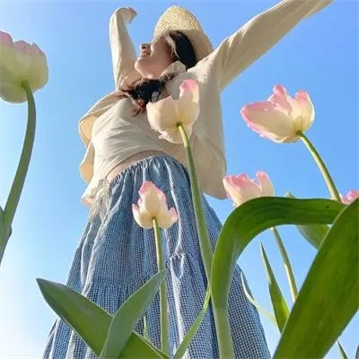 丧尸生存爽片《僵尸百分百》真人版高清：世界末日终于不用上班了！欢乐又励志