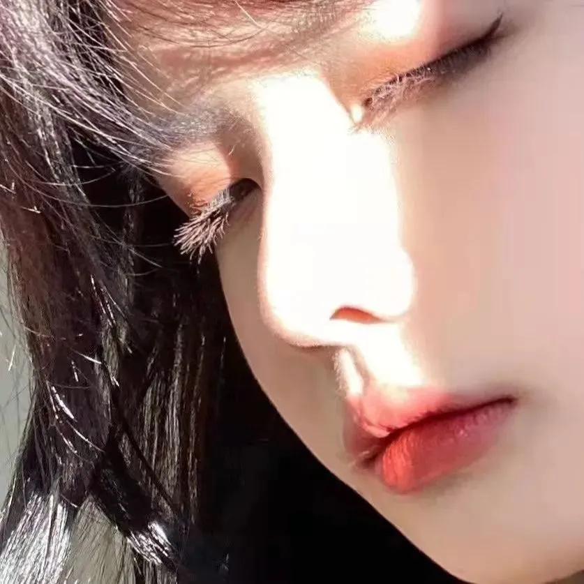 唯美纯爱片《花束般的恋爱》高清在线：百分百合拍的恋人，为何还是走向了分手？