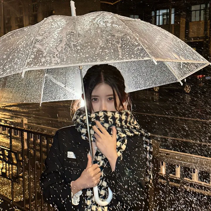 【深夜美食】《爱吃拉面的小泉同学》早见明里：为了吃遍全日本最好吃的拉面，女高中生的狂热日常